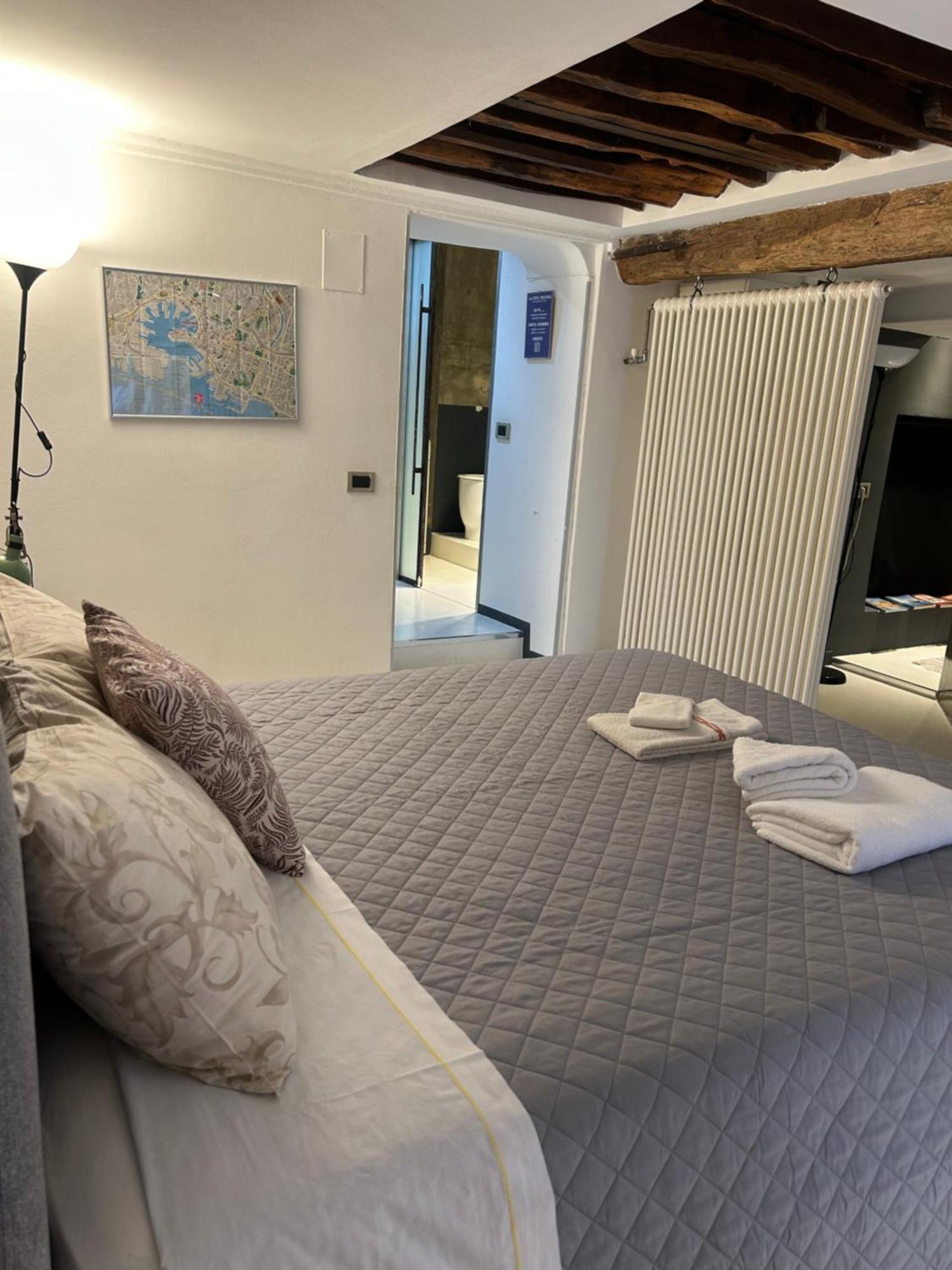 Apartmán Loft La Citta Vecchia Janov Exteriér fotografie
